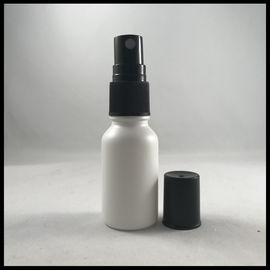 China Glastropfflasche 15ml des weißen Mattätherischen Öls mit Pumpen-Spray-Kappe fournisseur